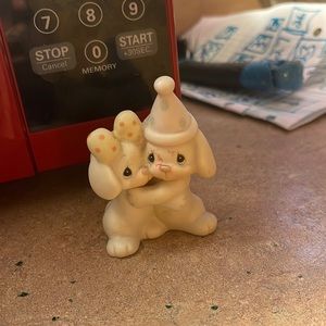 Really cute bunny statue